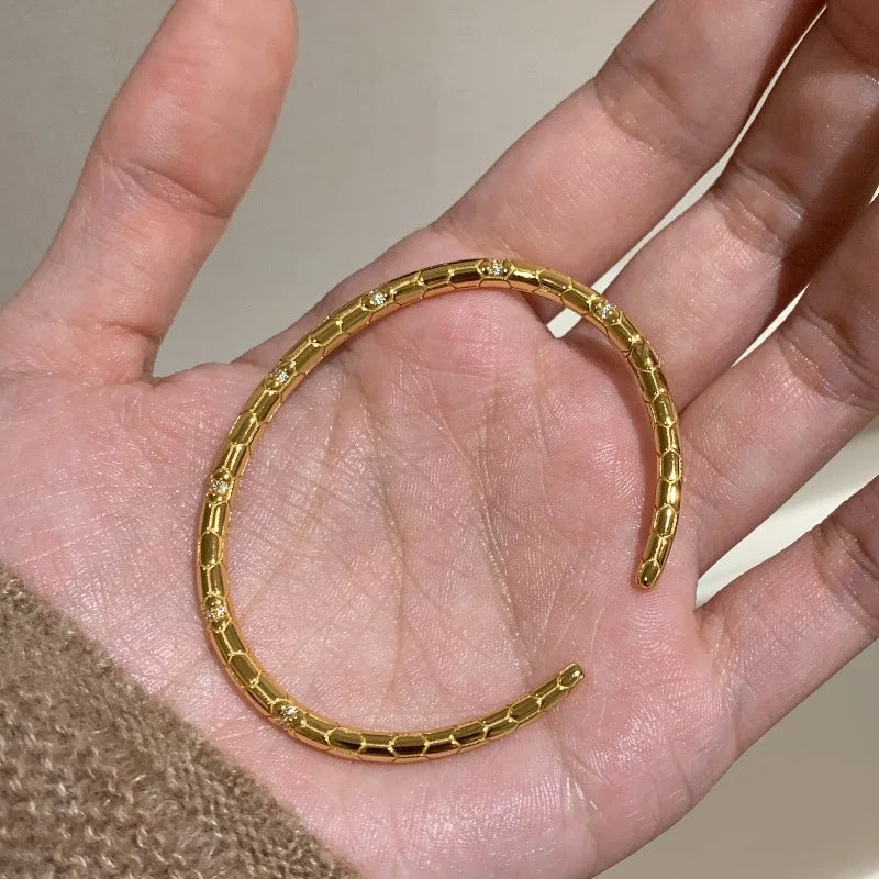 Antique Gold Snake Bracelet with Diamond Inlaid for Women
