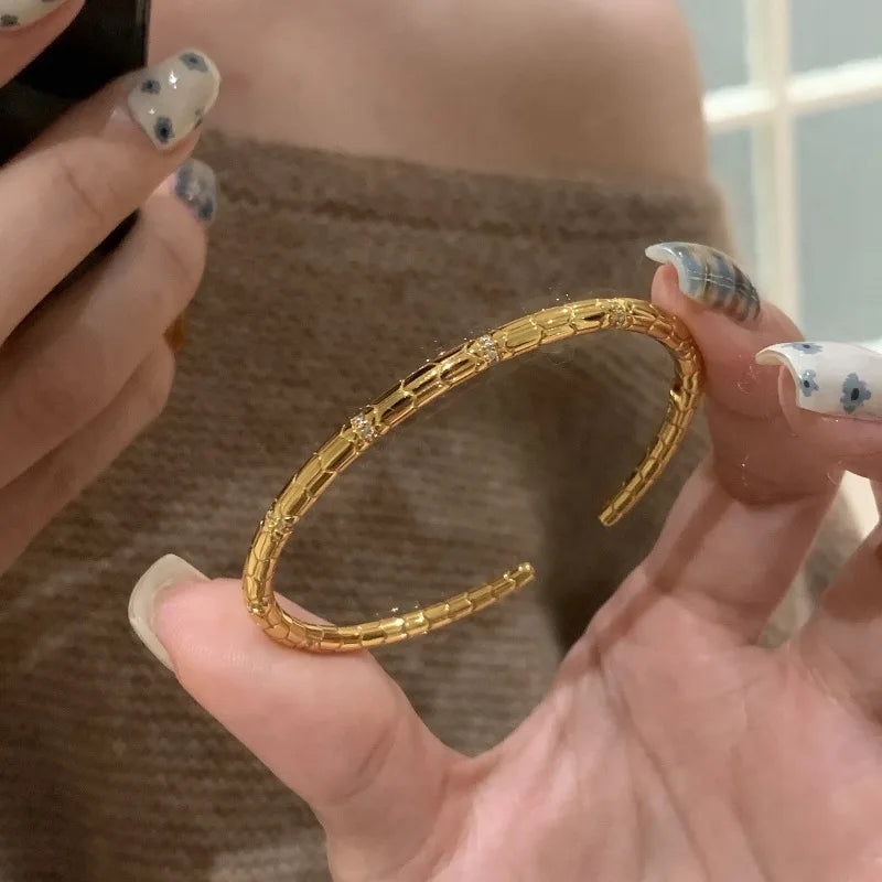 Antique Gold Snake Bracelet with Diamond Inlaid for Women